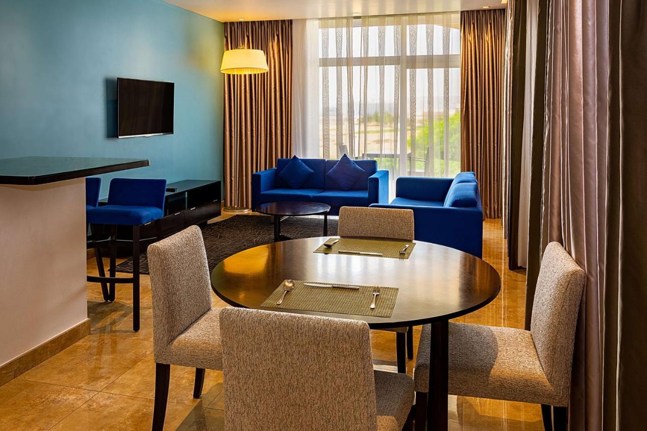 Park Inn By Radisson Hotel And Residence Дукм Экстерьер фото