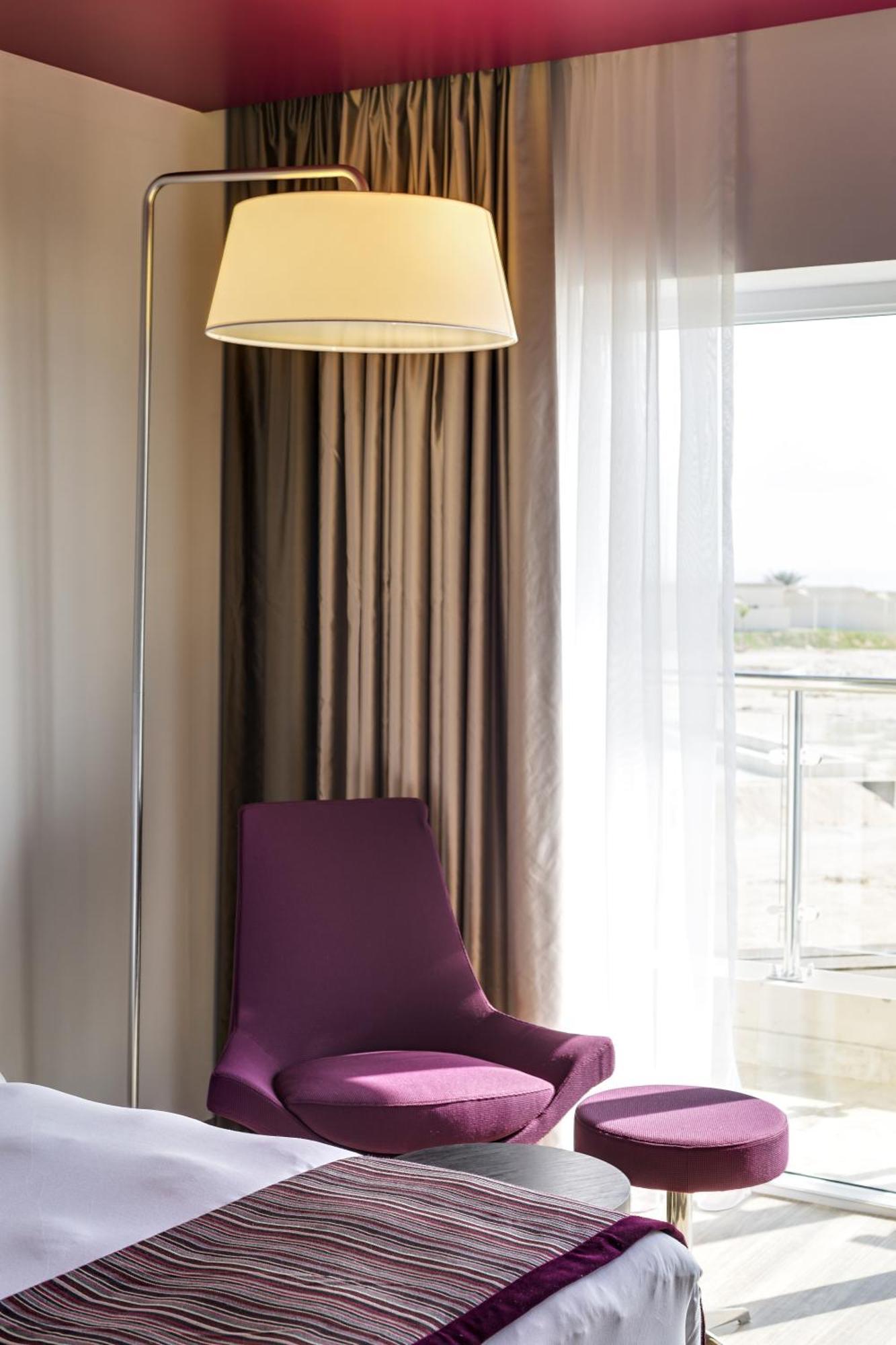 Park Inn By Radisson Hotel And Residence Дукм Номер фото