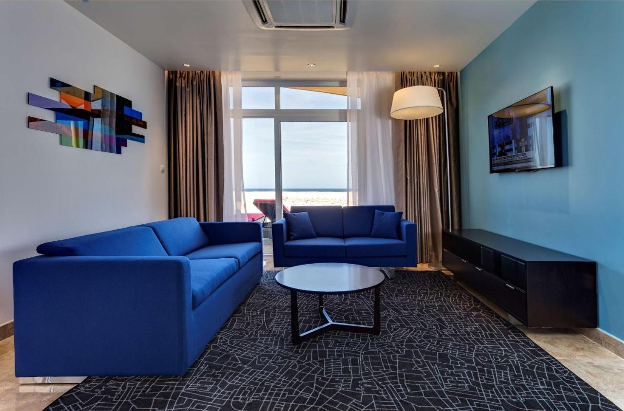 Park Inn By Radisson Hotel And Residence Дукм Экстерьер фото